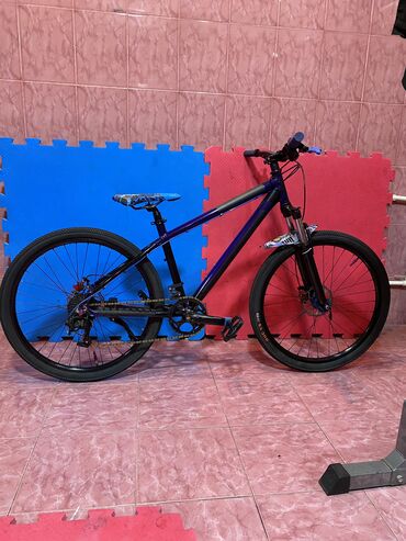 BMX velosipedlər: Salam. Ram - alminumdur Tormuz- TANKE Hidrolik əyləclər. Yağ — 14