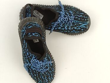 Sport shoes 30, Used