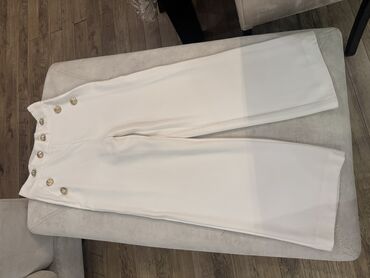Şalvarlar: Orginal River Island s/m razmer.yeni kimi 1defe geyinilib 15azn