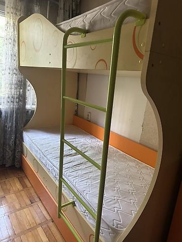 bunk bed: Двухъярусная детская кровать.( особо не пользовались) - Формат: 2 — 1