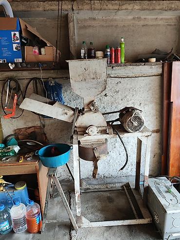 Дробилки: Продаётся дробилка кулачковая трёхфазная. Мощность двигателя 5.5 — 1