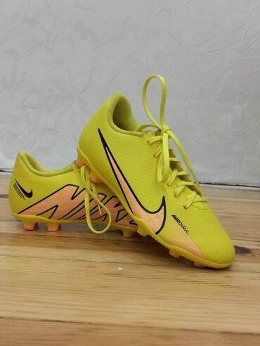 Maskalar, eynəklər: Butslar Nike, Ölçü: 42, Yeni