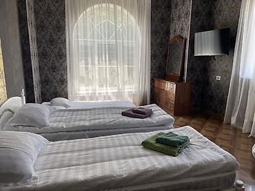 Гостиницы, отели (Посуточная аренда комнат): 📍Доброго времени суток! Каракол. В городе Каракол в гостевом доме — 33