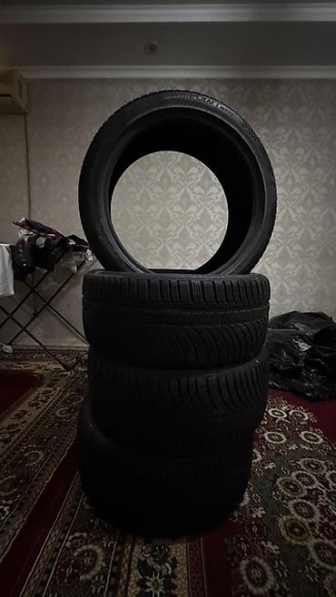 Шины и диски: Комплект из 4 автомобильных шин. Характеристики по фото: - Тип — 2