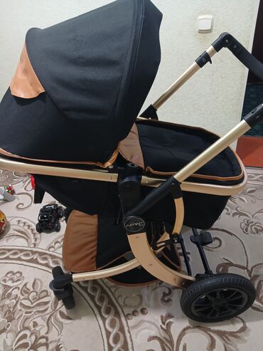 детские коляски с большими колесами: Коляска, цвет - Черный, Б/у