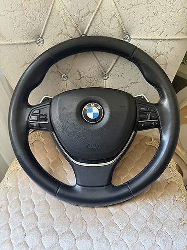 r20 bmw: BMW üçün çoxfunksiyalı sükan. Qara dəri üzlüklü, 3 qollu dizayna — 1