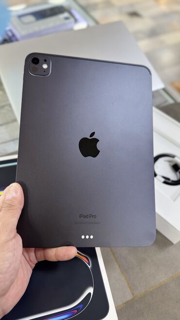 Планшеты: Планшет, Apple, память 256 ГБ, 11" - 12", Wi-Fi, Б/у, Классический цвет - Черный