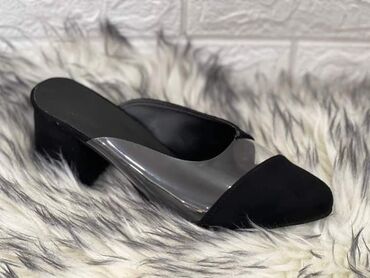 Papuče: 2200din
.
36-40 — 4