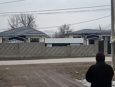 Продажа коттеджей и домов: Срочно продается современный одноэтажный дом, высокий фундамент at lalafo.kg — 3 Продажа коттеджей и домов: Срочно продается современный одноэтажный дом, высокий фундамент — 3