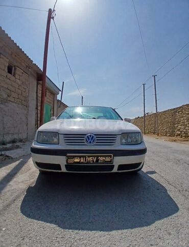 Volkswagen Bora: 2 l | 2000 il Sedan
