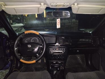 Opel: Opel Vectra: 1.8 l | 1997 il 358437 km Sedan — 14