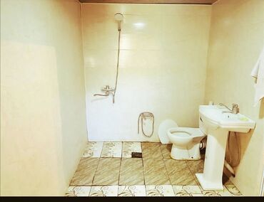 Günlük kirayə evlər: 90 kv. m, 3 otaqlı, Su, Kanalizasiya, İnternet — 15