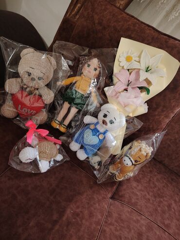 Yeni il oyuncaqları və bəzəkləri: Məhsul: Əl işi toxunma yumşaq oyuncaqlar Qiymetler olcuye gore deyisir — 10