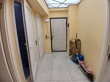 10 mikrayon: 2 otaqlı mənzil – geniş və işıqlı - Plan: geniş zal, ayrıca yataq — 3