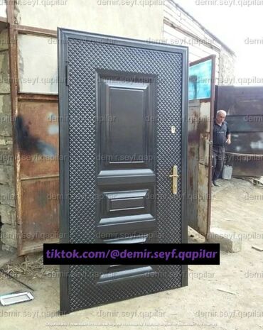 Giriş qapıları: Seyf qapılar Münasib qapılar Dəmir qapı Ev qapıları Çol qapısı -da lalafo.az — 9 Giriş qapıları: Seyf qapılar Münasib qapılar Dəmir qapı Ev qapıları Çol qapısı — 9