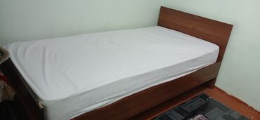 диван кровать полуторка: Бир жарымдык Керебет, Колдонулган