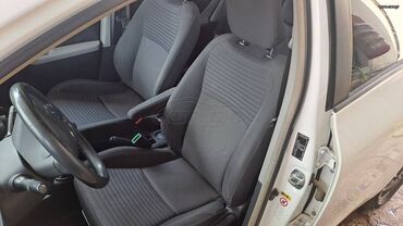 Toyota: Toyota Yaris: 1.4 l. | 2011 έ. Χάτσμπακ — 9