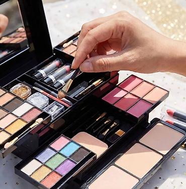 mirisljava sveca: Luksuzni MISS ROSE set šminke – sve što ti treba u jednom koferu! — 2