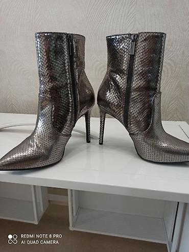 botinki: Botilyon. 38.5-39 razmer
Michael Kors brendi — 2