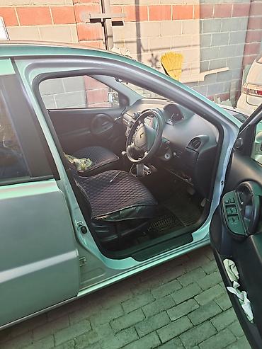 toyota opa 2003: Компактный городской хэтчбек с необычным футуристичным дизайном — 10