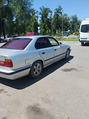 машина bwm: BMW 5 series: 1991 г., 2 л, Кол менен иштөөчү, Бензин, Седан — 8