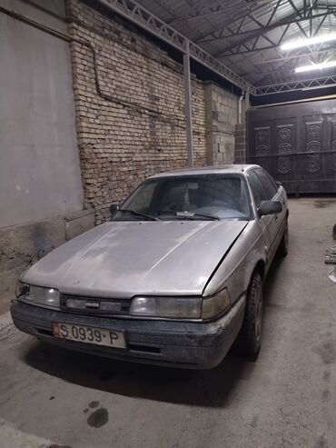 Mazda: Mazda 626: 1988 г., 2 л, Механика, Бензин, Хэтчбэк