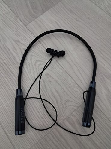 наушники jbl: Продаю беспроводные наушники 🎧 Отлично работают, батарея держит заряд