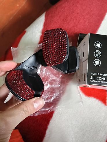 k19 mobile: Qırmızı kristallarla bəzədilmiş universal avtomobil telefon tutacağı — 1