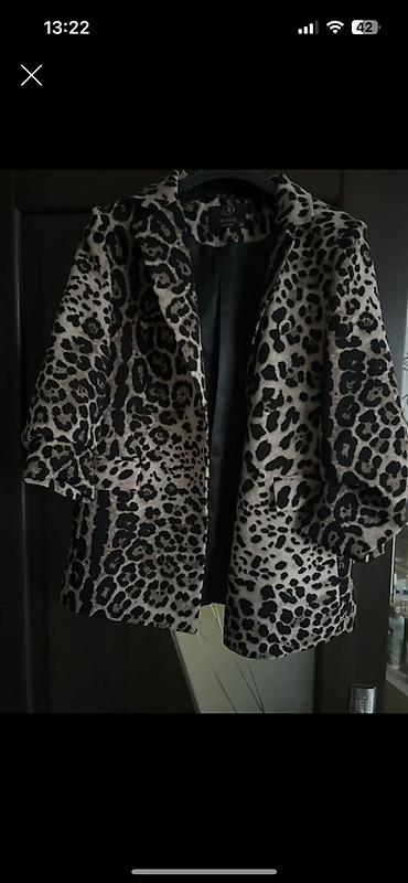 Üst geyimi: Qadın leopard naxışlı həcmli jaket - Rəng: bej əsaslı, qara leopard — 1