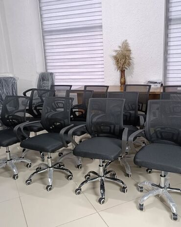 Ofis və oyun kresloları: Yeni, Təkərli, Qolları tənzimlənir, Dəri — 11