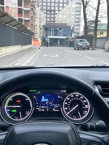 Toyota: Toyota Camry: 2018 г., 2.5 л, Гибрид — 6