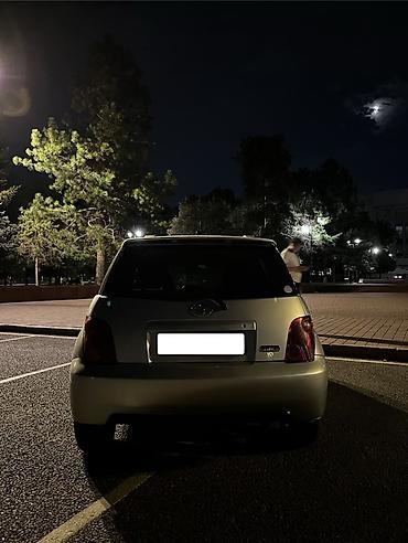 салон марк 2: Toyota Ist: 2002 г., 1.5 л, Автомат, Бензин, Хэтчбэк — 3