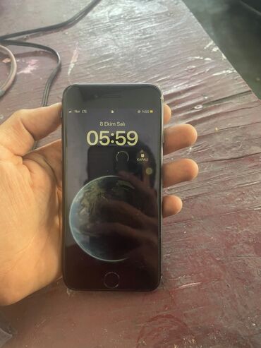 ikinci el iphone telefonlar: IPhone 8, 64 GB, Qara, Qırıq, Barmaq izi