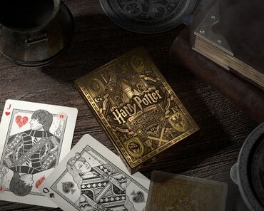 настольная игра монополия: Harry Potter playing cards Материал: многослойный картон с