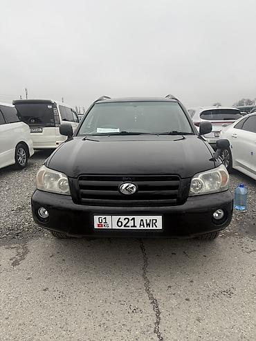 Другие автомобили: Внедорожник/кроссовер черного цвета. Кузов 5‑дверный, на крыше — 1