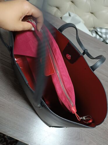 ray ban очки с камерой бишкек цена: Классикалык сумка, Италия, Материалы: Нукура булгаары, Төшөмөсү жумшак материалдан, Чечилме капчык, Аялдарга, Жаңы