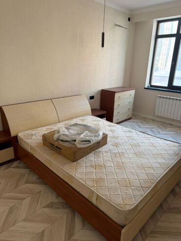 Спальные гарнитуры: Спальный гарнитур, Б/у, Двуспальная кровать, Шкаф, Комод, Белоруссия, ДСП, Самовывоз, цвет - Бежевый — 1