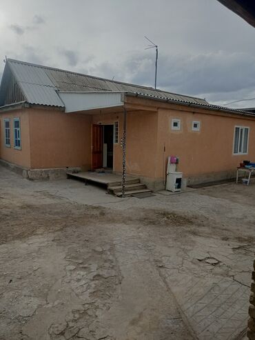 продаю дом в киргизии 1: 60 м², 3 комнаты, Старый ремонт С мебелью, Кухонная мебель
