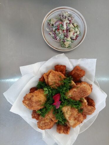 Aşpaz köməkçiləri: Aşpaz köməkçisi, Kişi, 17 yaş — 10