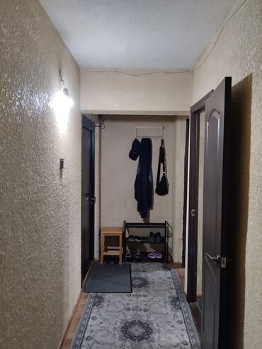 кабинет для салона: 2 комнаты, 43 м², 104 серия, 1 этаж, Старый ремонт