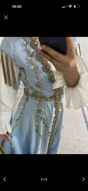 Вечерние платья: Платье в пол - Цвет: нежно-голубой. - Силуэт: расклешённая юбка — 2