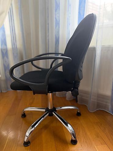 Ofis mebeli: 2 ədəddir.Hec bir qırığı yoxdur Erqonomik ofis kreslosu – qara rəng — 1