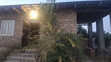 ayna sultanova: 3 otaqlı, 8 kv. m, Təmirsiz — 8