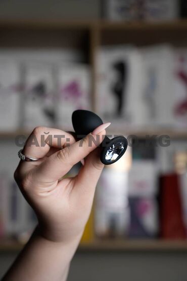 игрушки для взрослых купить: Черная силиконовая пробка с прозрачным кристаллом самый маленький
