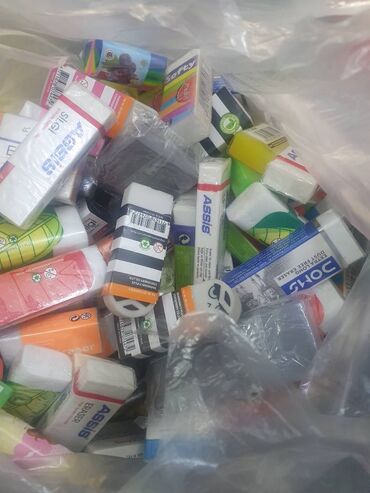 Digər ofis ləvazimatları: Hamsini 1 qiymete satanlara verirem.Cox ucuz duwur — 9