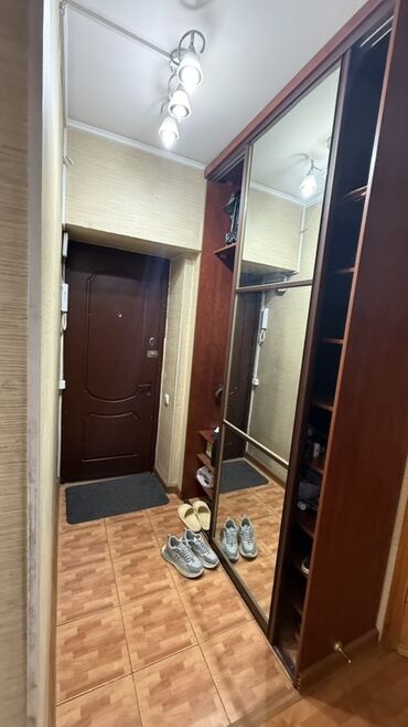 Долгосрочная аренда квартир: 3 комнаты, С подселением, С мебелью частично — 9