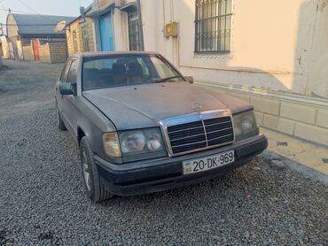 masinlar mersedes: Mercedes-Benz E 200: 2 l | 1991 il Sedan