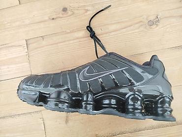qacış ayaqqabı: Nike Shox idman ayaqqabısı – tam qara rəngdə, klassik Swoosh loqolu — 3