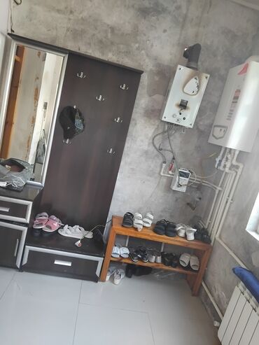 Mənzil kirayələyirəm: 3 otaqlı, 6 kv. m — 9