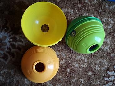 Игрушки: Чемоданчик медика-50 сом, динозавры - 50 сом, игра рыбки, нет — 6